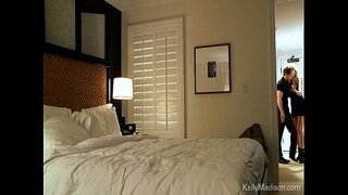 ���रम हॉटेल रूम स्त्री पुरुष समागम उठावदार उरोज असलेली पत्नी