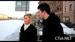 الأقوياء رجل الانفجارات العسل الساخن