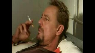 Vieux mec baise jeune écolière